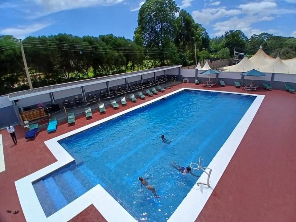 Super Break Hotel Kitale Eksteriør billede